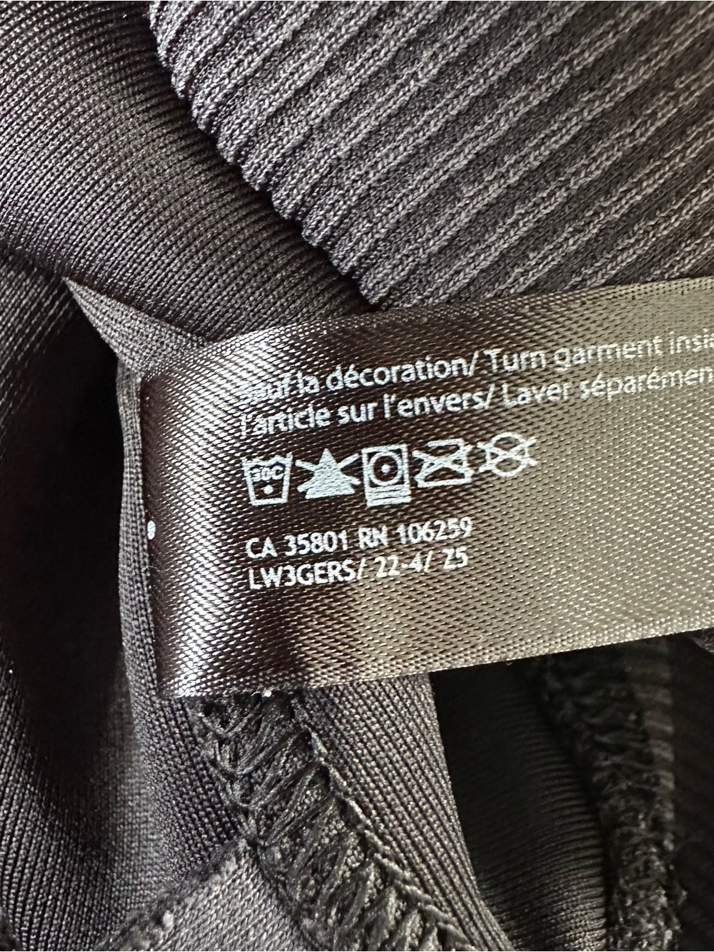 Lululemon Softstreme Relaxed Fit T-Shirt Womens 2 Black Drape Athleisure Travel - Picture 4 of 8